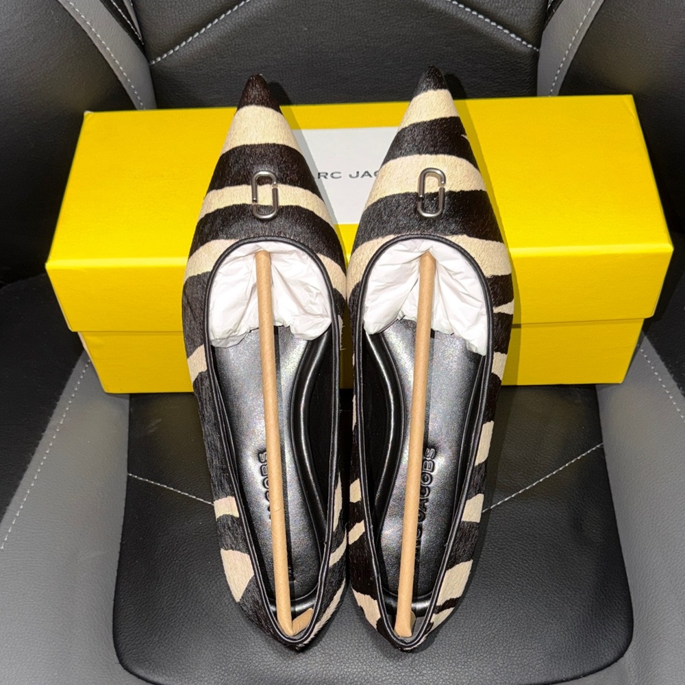 🔥🔥🔥NEW Marc Jacobs Black The Ali Ballerina Flats Shows in Zebra Print - Picture 2 of 8